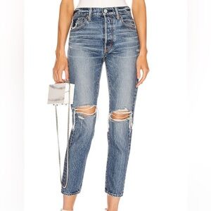 Moussy Vintage Beckton tapered straight button-fly  distressed  jeans. Size 28
